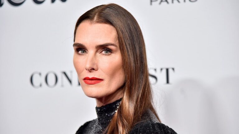 Brooke Shields révèle qu&rsquo;elle a été agressée sexuellement il y a 30 ans : « Je suis plus en colère maintenant »