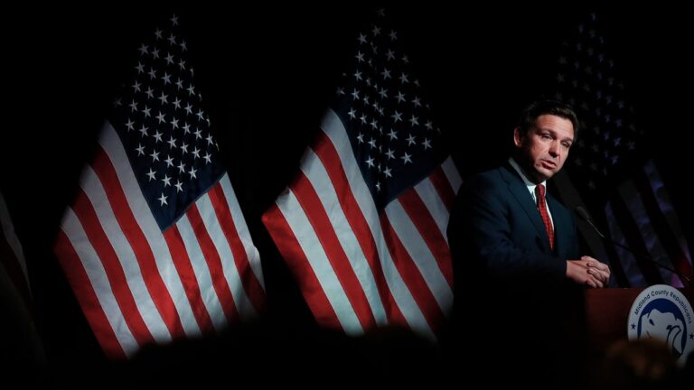 DeSantisland s&rsquo;essaie à l’emporter sur Trump