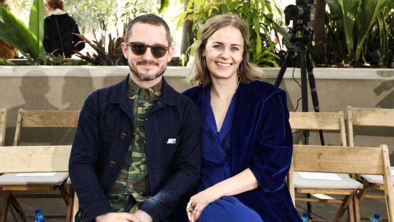 Elijah Wood révèle que lui et sa partenaire Mette-Marie Kongsved ont accueilli leur deuxième enfant l&rsquo;année dernière