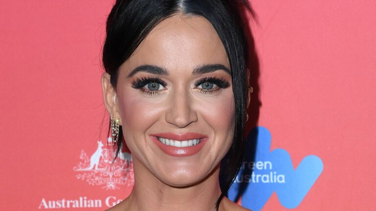 Katy Perry parle de son invitation « sauvage » à passer la nuit au château de Windsor