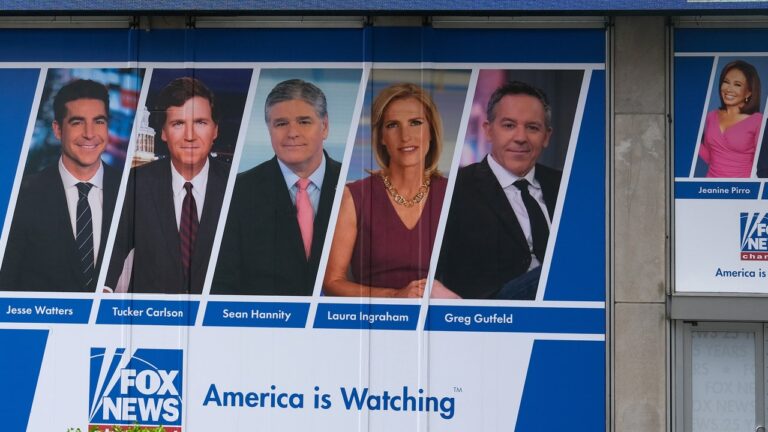 Le juge sanctionne Fox News pour avoir retenu des preuves dans une poursuite en diffamation du Dominion