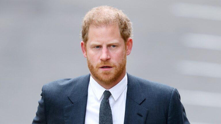 Le prince Harry allègue que le prince William a réglé une réclamation pour piratage téléphonique en 2020