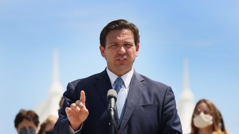 Disney poursuit Ron DeSantis pour être un connard colossal