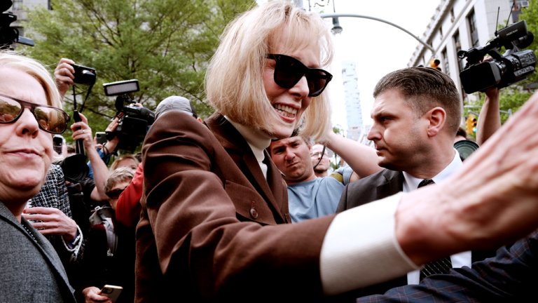 Donald Trump n&rsquo;arrêtera pas de diffamer E. Jean Carroll et elle n&rsquo;arrêtera pas de le faire payer