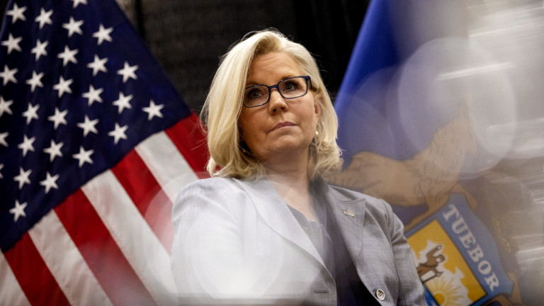 La campagne anti-Trump de Liz Cheney a atterri dans le New Hampshire : « Il a perdu les élections et il le savait »