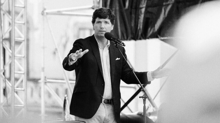 Tucker Carlson a été aveuglé par le licenciement de Fox News
