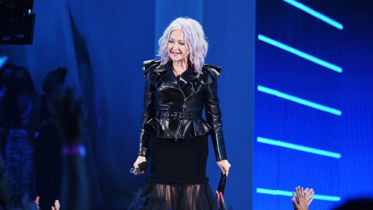 Cyndi Lauper parle des droits civils, de la célébrité et de son nouveau documentaire