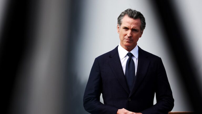Gavin Newsom se prépare tranquillement pour une éventuelle sortie anticipée de Feinstein