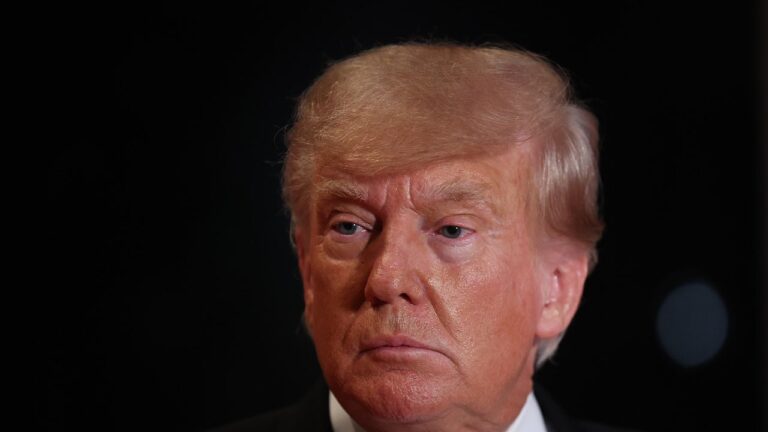 L&rsquo;ancien avocat de Trump qui a abandonné l&rsquo;affaire des documents classifiés offre des conseils juridiques gratuits à l&rsquo;ex-président: STFU