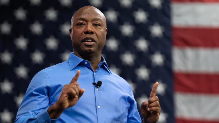 Le sénateur Tim Scott évite les questions sur la grâce de Trump et s&rsquo;engage à « nettoyer » le DOJ