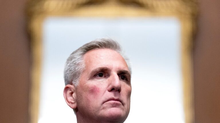 Les extrémistes d&rsquo;extrême droite à Kevin McCarthy : ne soyez pas trop à l&rsquo;aise