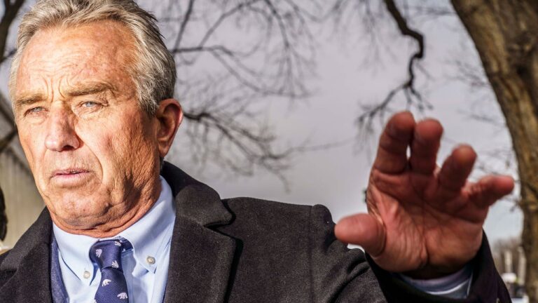 Les médias se demandent comment couvrir la course présidentielle de RFK Jr.