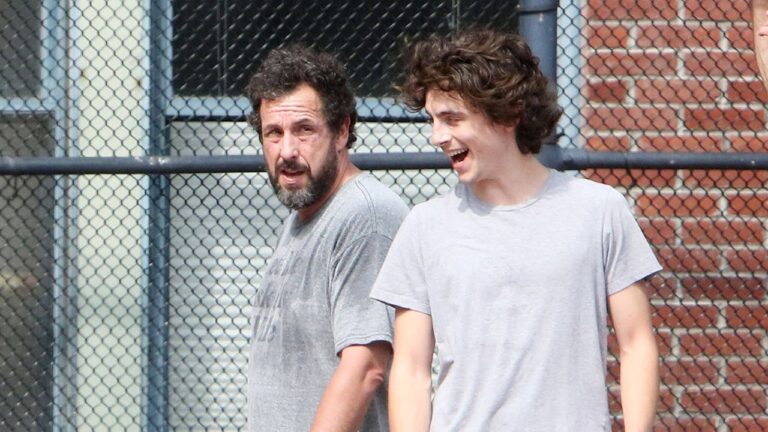 Adam Sandler et Timothée Chalamet jouant au basket prouvent qu&rsquo;on peut encore avoir de belles choses