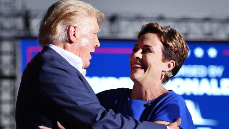 Kari Lake a essentiellement déménagé à Mar-a-Lago pour être le vice-président de Trump et maintenant il n&rsquo;est tout simplement pas intéressé par elle: rapport