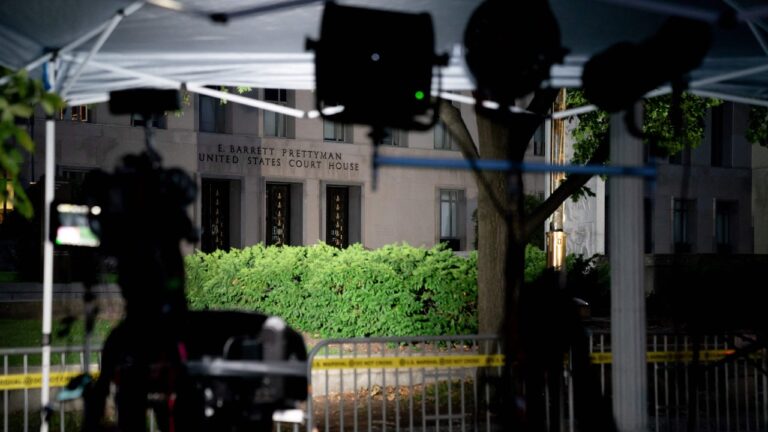 Des dizaines de législateurs démocrates veulent vraiment des caméras lors des procès de Trump