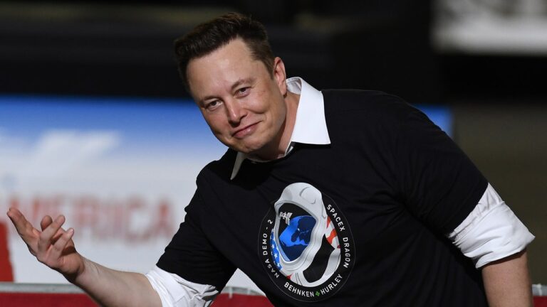 Elon Musk entrave littéralement les efforts de secours après les ouragans