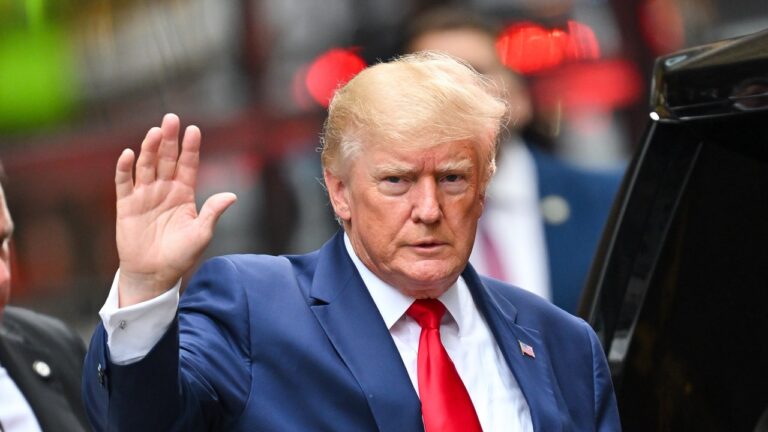 Le groupe politique de Trump a dépensé plus de 40 millions de dollars en frais de justice