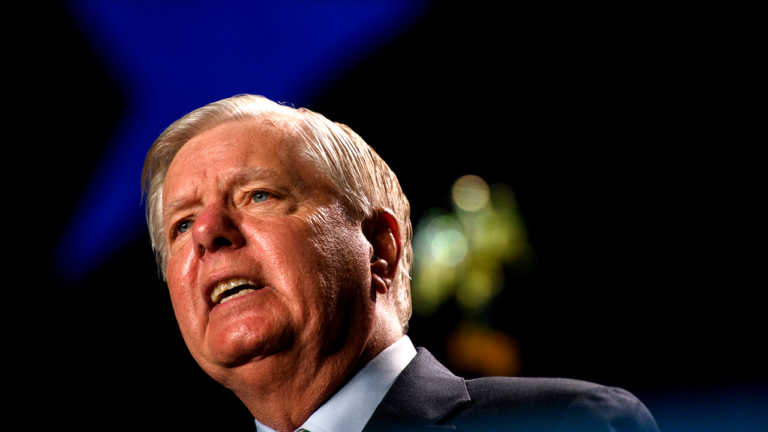 Lindsey Graham, presque inculpé dans l&rsquo;affaire de l&rsquo;élection Trump, affirme qu&rsquo;il faisait simplement son travail en demandant à la Géorgie de rejeter les bulletins de vote