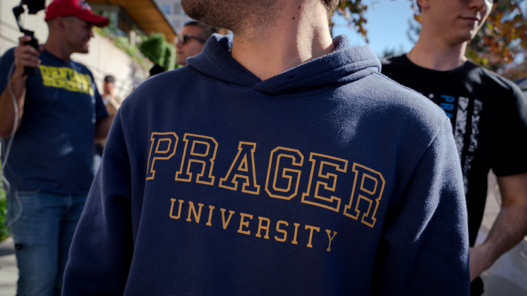 PragerU : Vous venez dans une école publique près de chez vous ?