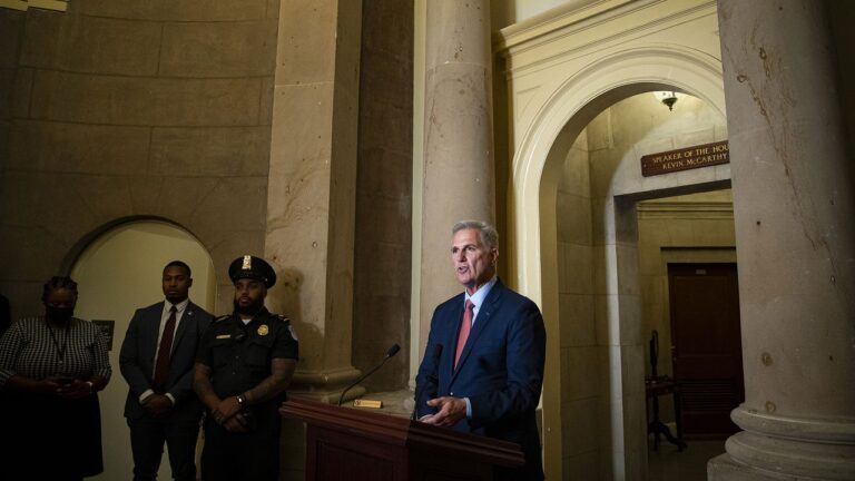 Au diable les preuves, Kevin McCarthy poursuit la destitution de Biden