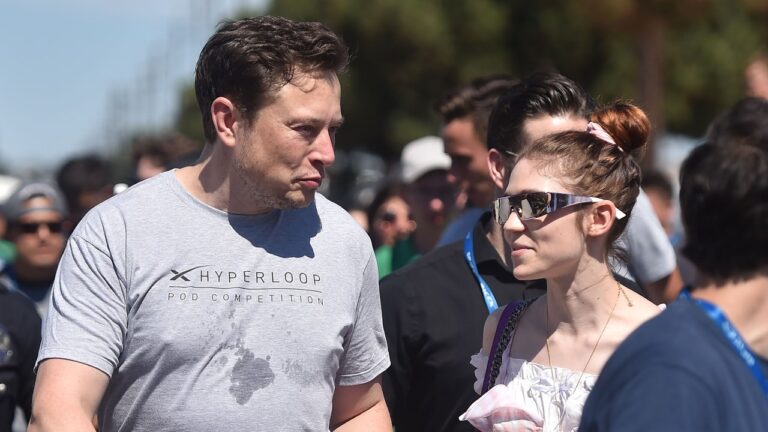 Elon Musk Bio révèle son troisième enfant avec Grimes
