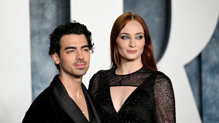 Joe Jonas et Sophie Turner qualifient leur divorce de « décision commune »