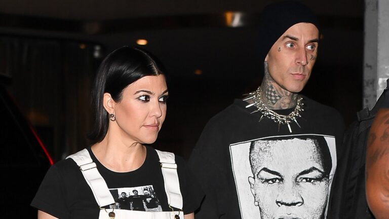 Kourtney Kardashian et Travis Barker émergent après une « chirurgie d&rsquo;urgence potentiellement mortelle » pour le bébé à naître