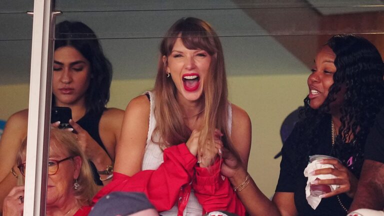 Peut-être que Taylor Swift aime vraiment le football
