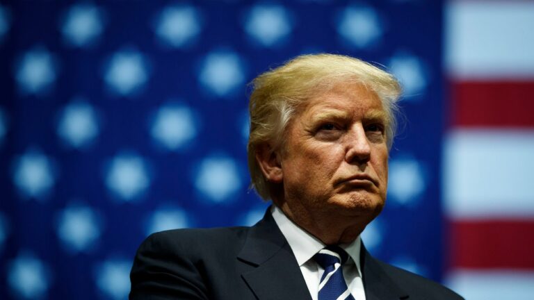 Surprise : Trump vend déjà des produits dérivés Mug Shot