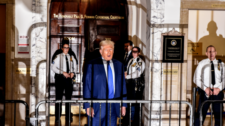 Au moins 6 coaccusés de Trump ont été en pourparlers de plaidoyer avec les procureurs de Géorgie : rapport