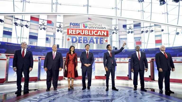 Combien de temps le RNC poursuivra-t-il sa mascarade de débat sans Trump ?