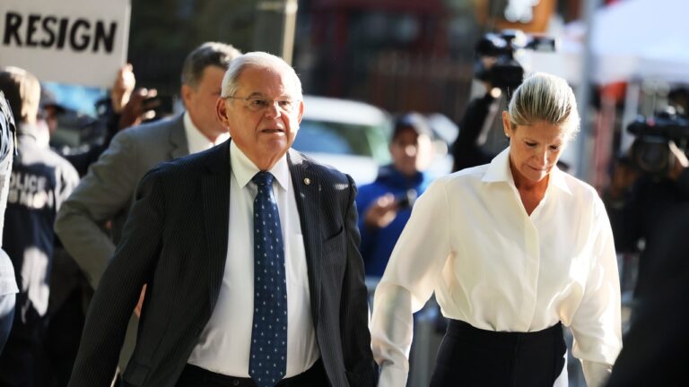 L’affaire de corruption de Bob Menendez prend une tournure folle