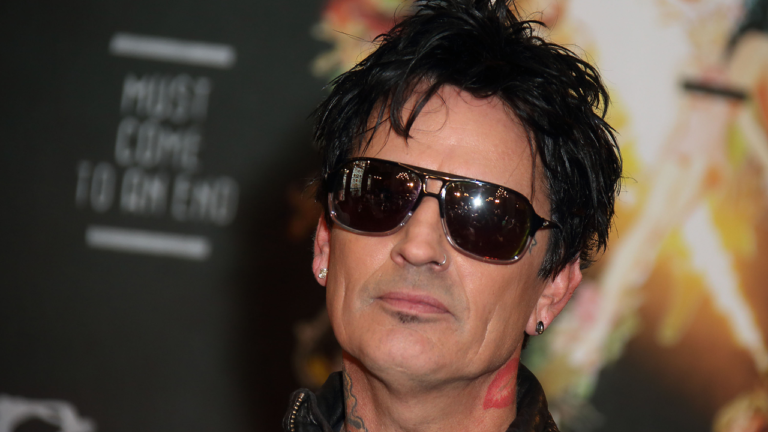 Tommy Lee buvait 2 gallons de vodka par jour
