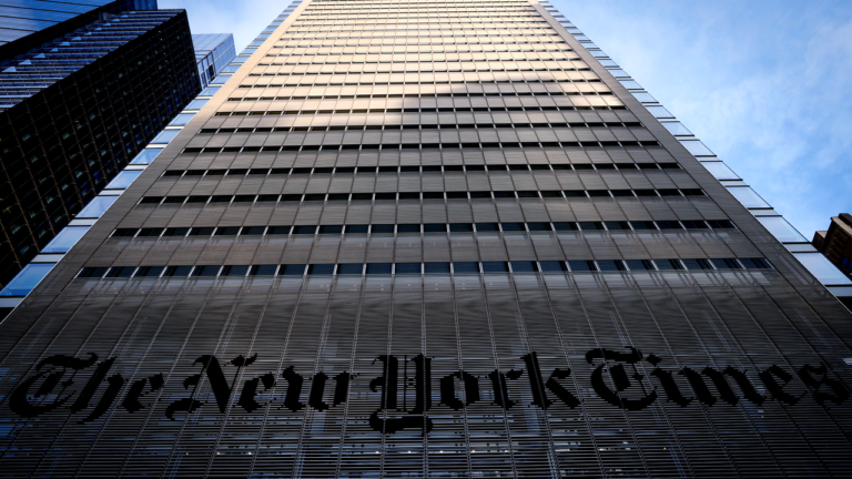 « Vous ne voulez pas vous couvrir ? » : Dans le débat du New York Times sur la couverture des attentats à l&rsquo;hôpital de Gaza