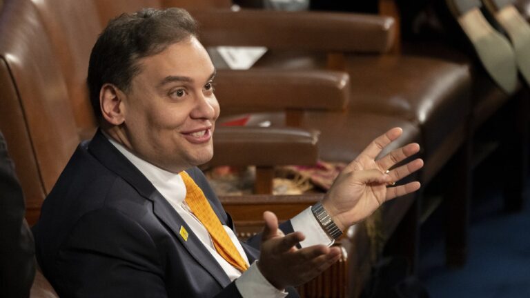George Santos pourrait être expulsé du Congrès en raison d&rsquo;un rapport éthique imminent, mais, soyons honnêtes, il ne le sera probablement pas.