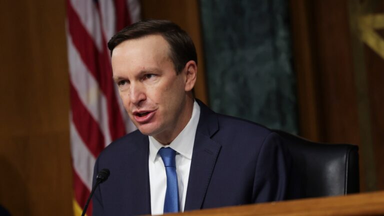 Les sénateurs Chris Murphy et Bernie Sanders se prononcent en faveur des conditions de l&rsquo;aide américaine à Israël