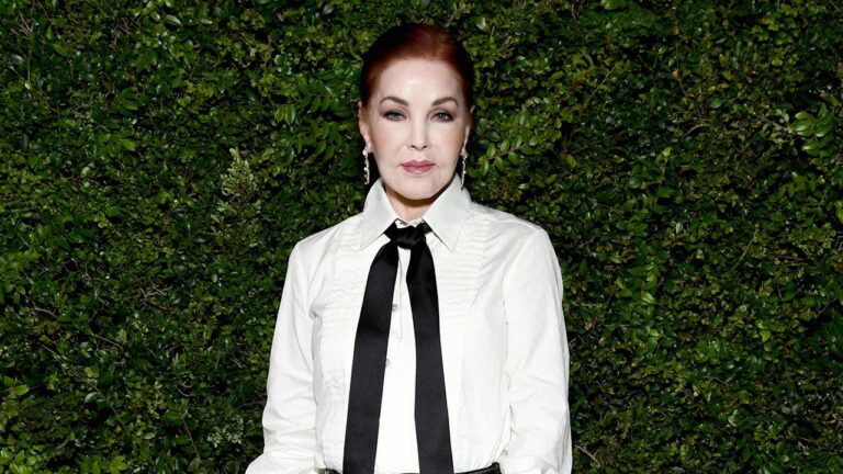 Priscilla Presley ne s&rsquo;est jamais mariée après Elvis.  Nous savons maintenant pourquoi.