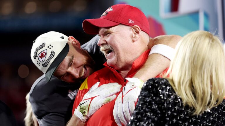 L&rsquo;entraîneur des Chiefs Andy Reid connaissait Taylor Swift en premier et ne laissera pas Travis Kelce l&rsquo;oublier