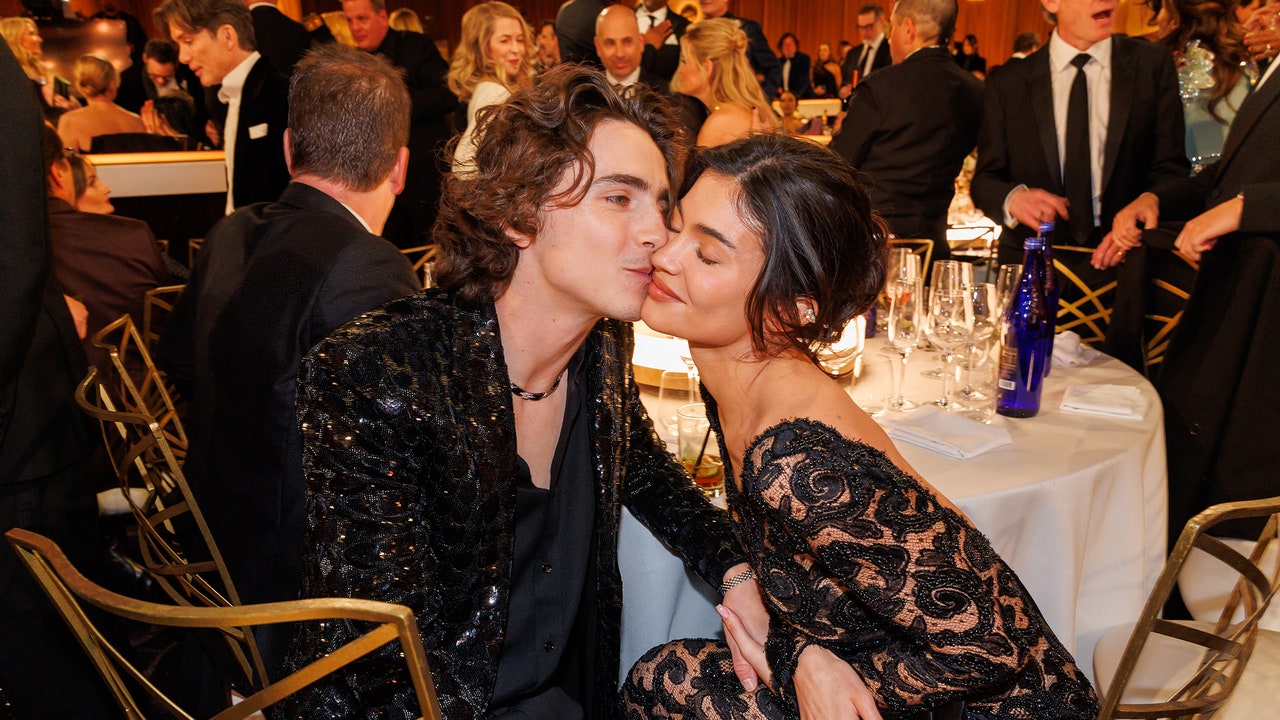 Kylie Jenner et Timothée Chalamet ont une soirée en amoureux aux Golden Globes 2024