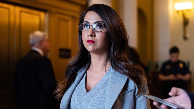 Lauren Boebert accusée d&rsquo;avoir frappé son ex-mari au visage : rapport
