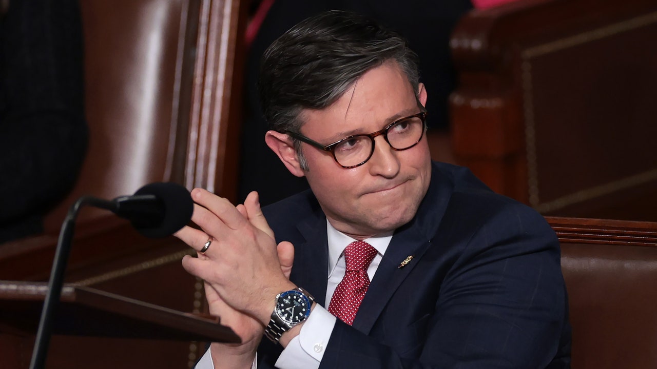 Le président Mike Johnson ne confirmera toujours pas que Biden a gagné en 2020