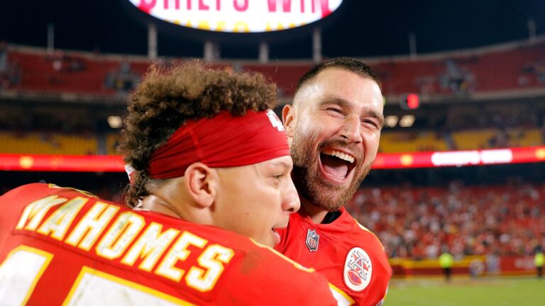 Travis Kelce est le même gars qu&rsquo;il était avant Taylor Swift, dit Patrick Mahomes