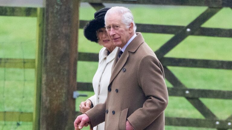 Le roi Charles fait sa première apparition publique après l&rsquo;annonce d&rsquo;un cancer