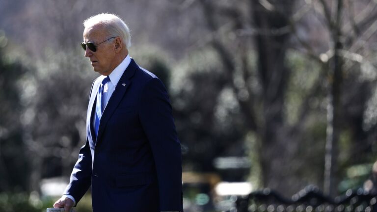 Joe Biden prévoit une répression aux frontières avec ou sans républicains : rapport