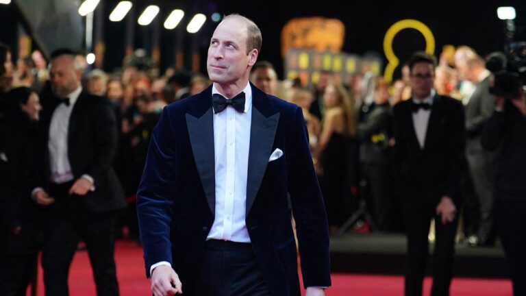 Le prince William vole en solo en velours aux BAFTA Awards 2024