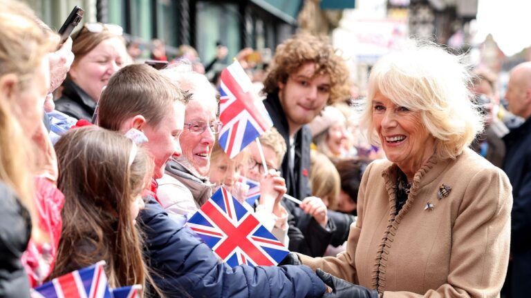 Kate Middleton sera « ravie » de recevoir des cadeaux du public, déclare la reine Camilla