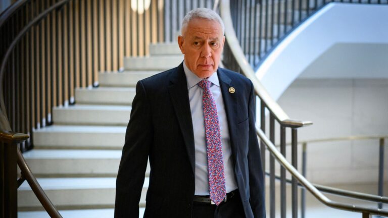 Le représentant républicain Ken Buck dit que le Parti républicain est devenu une blague et qu'il s'en va