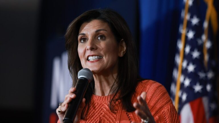 « Déséquilibrée », « Non qualifiée », « Impossible de gagner une élection générale » : tout ce que Nikki Haley a dit à propos de Donald Trump avant d'annoncer qu'elle voterait pour lui en novembre