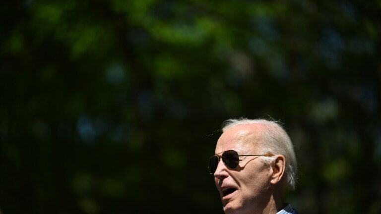 Biden condamne l'antisémitisme alors que les manifestations étudiantes contre Gaza s'étendent au-delà de la Colombie