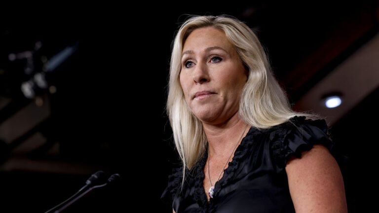 Les collègues républicains de Marjorie Taylor Greene souhaiteraient qu'elle fasse le STFU à propos de l'éviction de Mike Johnson